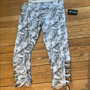 Onzie weave Capri Jedi size M/L NWT